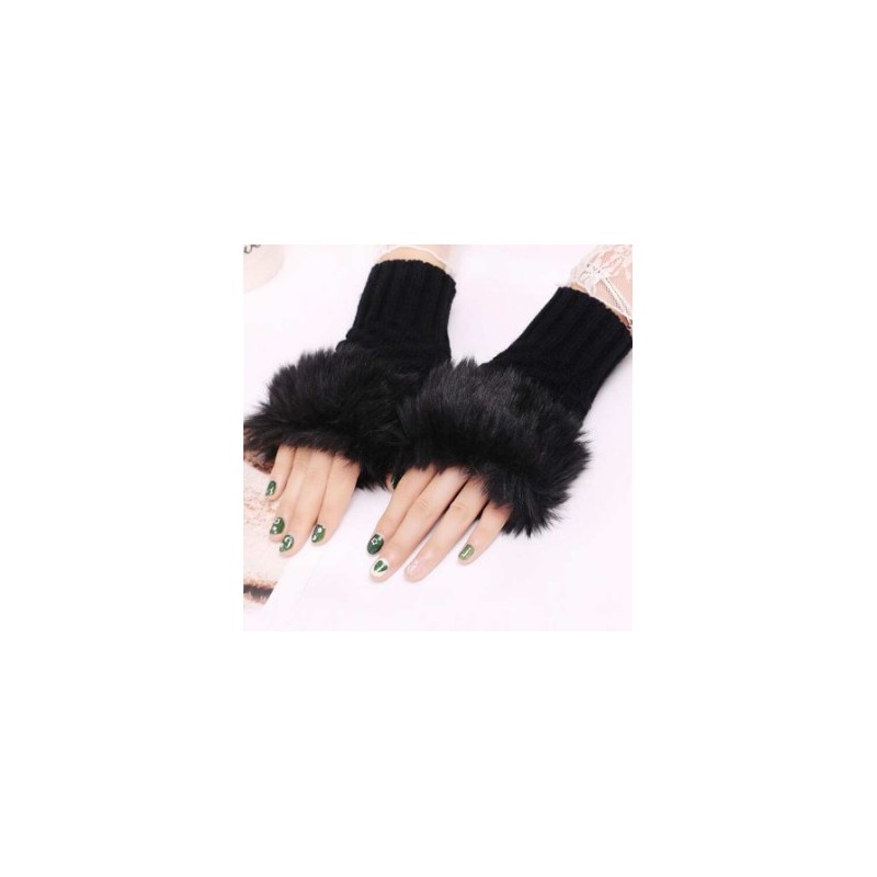 103379053_67de1910e73fc كفوف شتوية نص يد للصبايا - لون أسود - الصورة 1