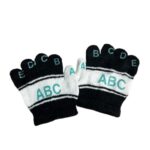 كفوف شتوية للأطفال من 3 ل 5 سنوات - لون أبيض وأسود