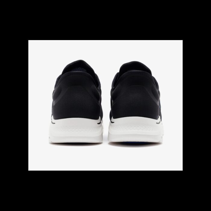 ⁦حذاء سكيتشرز سليب انس: جو ووك 7 للرجال لون أسود ونعل ابيض-Skechers Men's Slip-ins: GOwalk 7 Shoes⁩ - الصورة ⁦8⁩