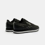⁦Reebok Mens' Classic Leather Shoes - حذاء ريبوك كلاسيك ليذر للرجال لون أسود⁩ - الصورة ⁦3⁩