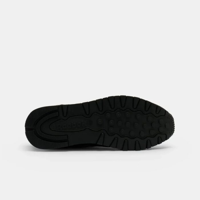 ⁦Reebok Mens' Classic Leather Shoes - حذاء ريبوك كلاسيك ليذر للرجال لون أسود⁩ - الصورة ⁦4⁩