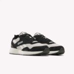 ⁦Reebok Mens' GL1100 Shoes - حذاء ريبوك جي ال 1100 للرجال لون أسود وبيج⁩ - الصورة ⁦2⁩