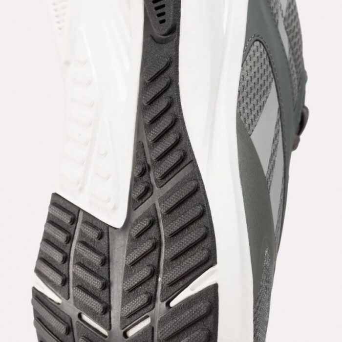 ⁦Reebok Mens' Energen Tech 2 Running Shoes - حذاء ريبوك اينيرجن تيك 2 للرجال لون رمادي ونعل ابيض⁩ - الصورة ⁦6⁩