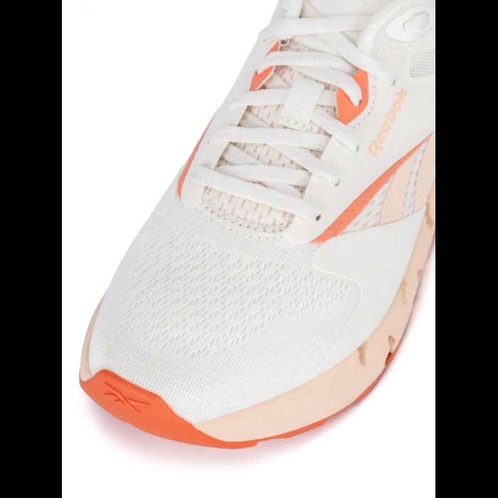 ⁦Reebok Womens' Zig Dynamica 5 Shoes - حذاء ريبوك زيج دايناميكا 5 للنساء لون طحيني وبرتقالي⁩ - الصورة ⁦9⁩