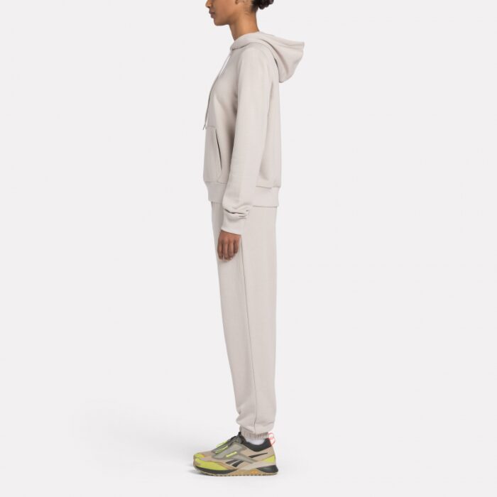 ⁦Reebok Women's Identity Small Logo Hoodie⁩ - الصورة ⁦2⁩