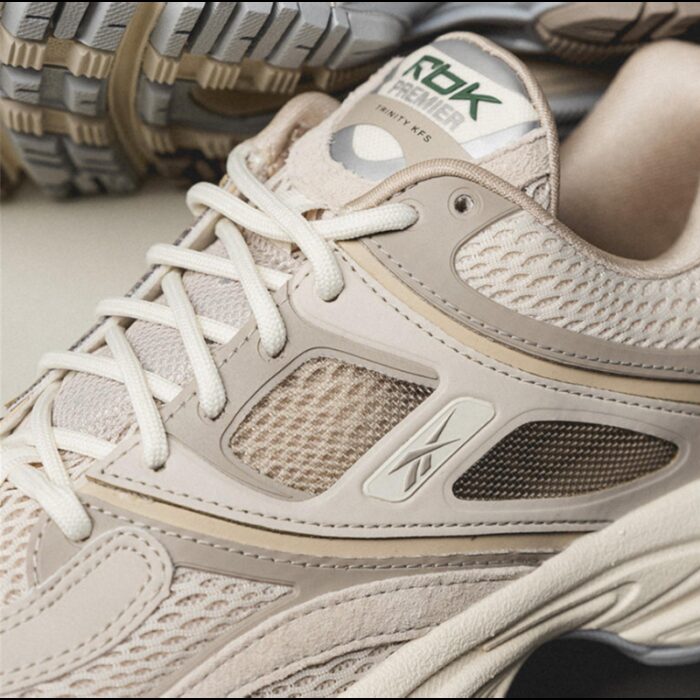 ⁦Reebok Unisex' Premier Trinity KFS Shoes⁩ - الصورة ⁦10⁩