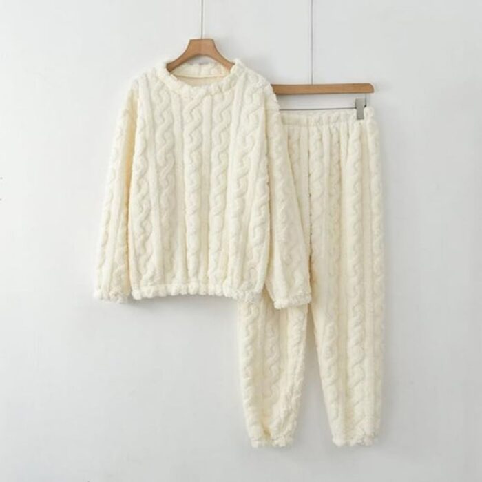 ⁦بجامة فرو للنساء لون أبيض⁩ - الصورة ⁦4⁩