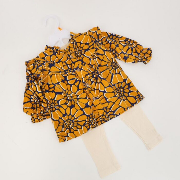 103379329_67de1b9a72fcf طقم 3 قطع للأطفال لون بيج و أصفر - الصورة 1