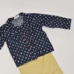 ⁦طقم 3 قطع للأطفال لون كحلي و أصفر⁩ - الصورة ⁦2⁩