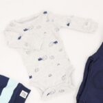 ⁦طقم للأطفال 3 قطع لون أزرق فاتح و كحلي⁩ - الصورة ⁦7⁩