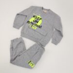 ⁦طقم للأطفال قطعتين لون سكني فاتح⁩ - الصورة ⁦4⁩