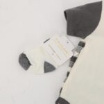 ⁦طقم 4 قطع للأطفال لون رمادي و أبيض⁩ - الصورة ⁦5⁩