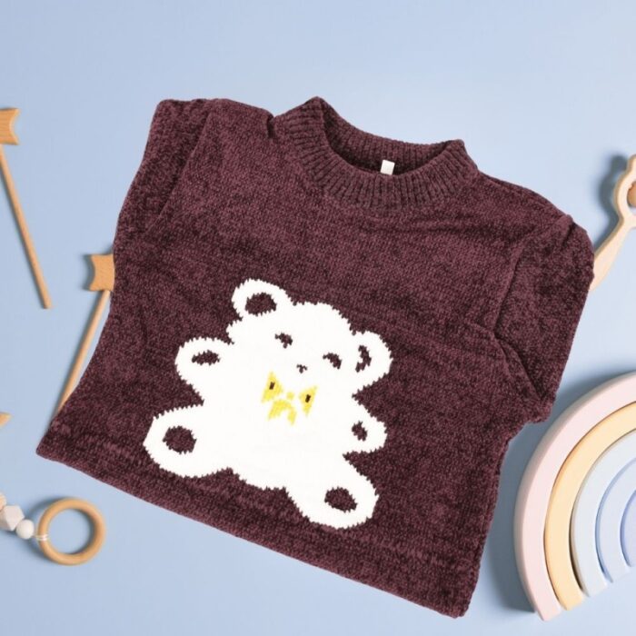 103379418_67de1c7aacbd6 بلوزة صوف للأطفال لون بنفسجي بتصميم دب - الصورة 1