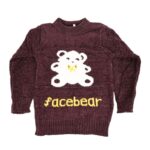 ⁦بلوزة صوف للأطفال لون بنفسجي بتصميم دب⁩ - الصورة ⁦2⁩
