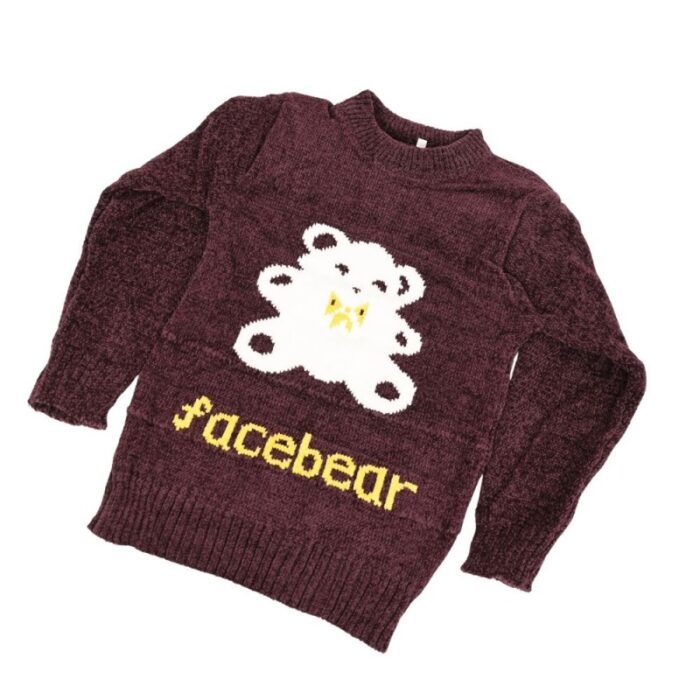 ⁦بلوزة صوف للأطفال لون بنفسجي بتصميم دب⁩ - الصورة ⁦3⁩