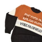 ⁦بلوزة صوف للأطفال لون بني و أبيض وأسود⁩ - الصورة ⁦2⁩