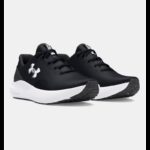 ⁦Under Under Men's UA Surge 4 Running Shoes- حذاء اندر ارمور سيرج 4 للرجال لون أسود ونعل أبيض⁩ - الصورة ⁦4⁩