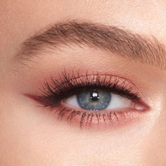 103380010_67e83158db87d Charlotte Tilbury Pillow Talk Rock 'n' Kohl Eyeliner Pencil -قلم ايلاينر للعين من شارلوت تيلبيري - الصورة 1