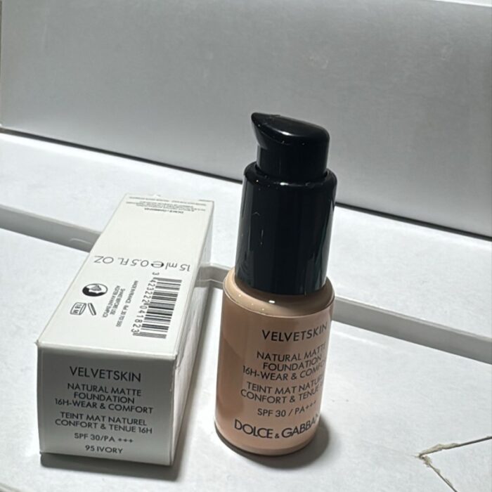 103380050_67e831991a8b8 Dolce E Gabbana New Velvet Skin Foundation 15 ML TESTER 95 Ivory - كريم أساس تستر من دولتشي اند غابانا للبشرة 15 مل درجة 95 ايفوري - الصورة 1