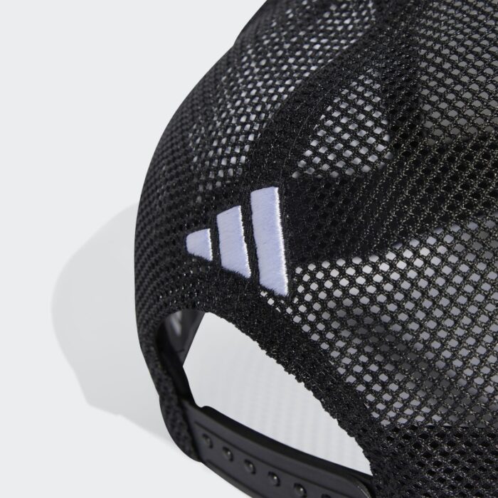 ⁦adidas MERCEDES - AMG PETRONAS FORMULA ONE TEAM SNAPBACK LOGO TRUCKER CAP - White⁩ - الصورة ⁦2⁩