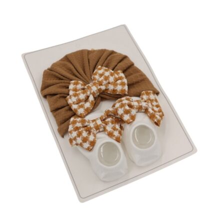 طقم للأطفال قطعتين لون أبيض وبني