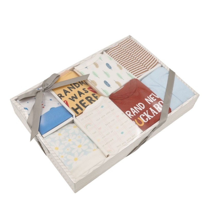 ⁦طقم ملابس للأطفال 8 قطع لون بني وأبيض⁩ - الصورة ⁦1⁩