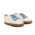 حذاء للأطفال لون أبيض و أزرق حديثي الولادة