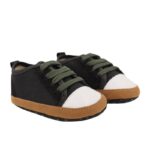 ⁦حذاء للأطفال لون أسود ورباط أخضر ونعل عسلي حديثي الولادة⁩ - الصورة ⁦2⁩