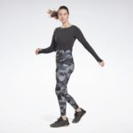 ⁦Reebok Women's Workout Ready Supremium Long Sleeve⁩ - الصورة ⁦3⁩