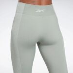 ⁦Reebok Women's Yoga Hr Seamless Tight⁩ - الصورة ⁦6⁩