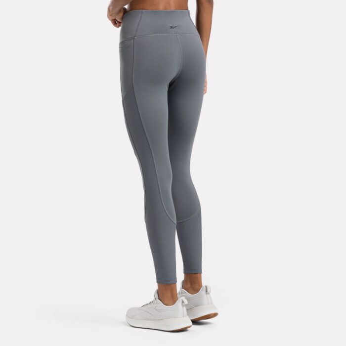 ⁦Reebok Women's Lux High-Rise Graphene Leggings⁩ - الصورة ⁦3⁩