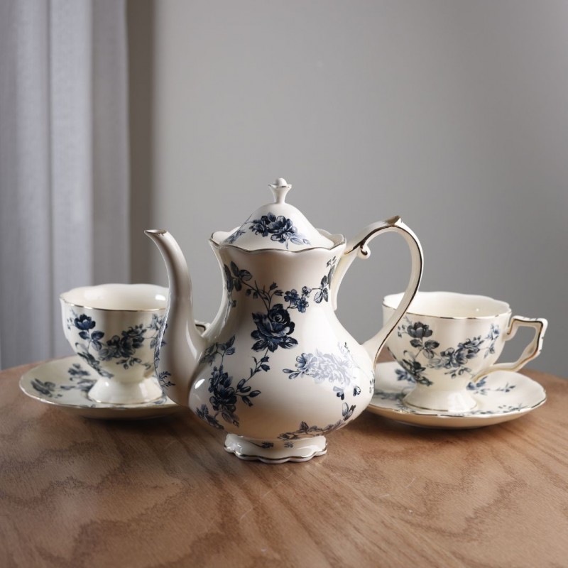 ⁦إبريق شاي إنجليزي مع فنجانين و صحنين لون أزرق⁩ - الصورة ⁦1⁩