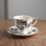 ⁦إبريق شاي إنجليزي مع فنجانين و صحنين لون أزرق⁩ - الصورة ⁦3⁩