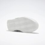 ⁦حذاء ريبوك  رويال كلاسيك جوغر 3.0 للأطفال لون أبيض - Reebok Kids' Royal Classic Jogger 3 Shoes⁩ - الصورة ⁦5⁩