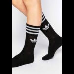 ⁦adidas Unisex' Solid Crew Socks 3 Pairs- جوارب اديداس كرو للجنسين (3 أزواج) لون أسود⁩ - الصورة ⁦3⁩