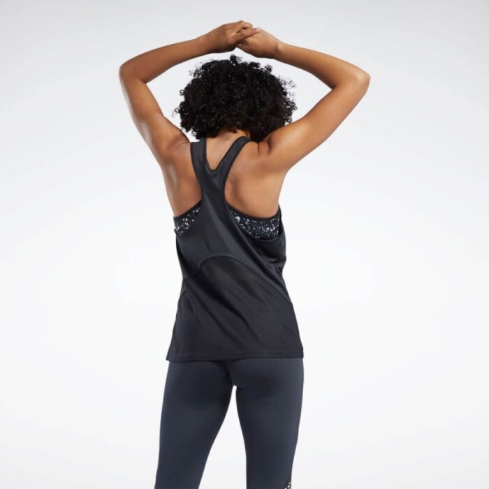 ⁦تيشيرت (حفر) ريبوك ورك اوت ريدي سبيد ويك تانك للنساء لون أسود - Reebok Women's Workout Ready Speedwick Tank Top- Black⁩ - الصورة ⁦4⁩