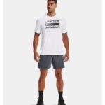 ⁦Under Armour Men's Team Issue Wordmark Short Sleeve T-Shirt - تيشيرت أندر آرمر تيم ايشيو وورد-مارك للرجال لون أبيض⁩ - الصورة ⁦3⁩