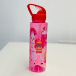 ⁦مطرة ماء ديزني مع مصاصة - LAMA لون أحمر⁩ - الصورة ⁦2⁩