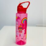 ⁦مطرة ماء ديزني مع مصاصة - LAMA لون أحمر⁩ - الصورة ⁦3⁩