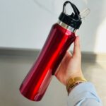 ⁦مطرة ماء ستانلس مع مصاصة - لون أحمر⁩ - الصورة ⁦2⁩