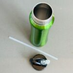 ⁦مطرة ماء ستانلس مع مصاصة - لون أخضر⁩ - الصورة ⁦2⁩