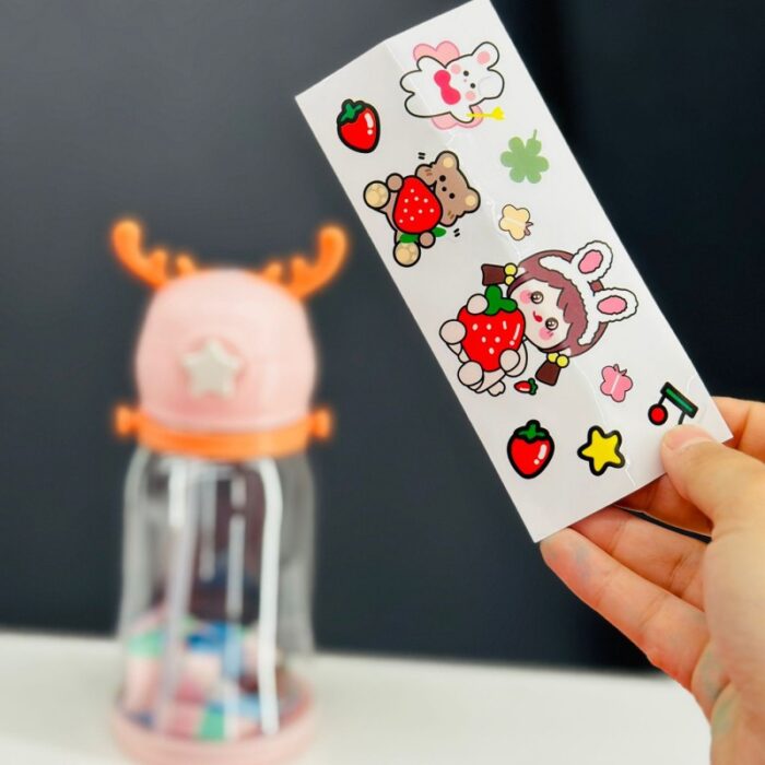 ⁦مطرة ماء قرون مع حبل لون زهري⁩ - الصورة ⁦2⁩