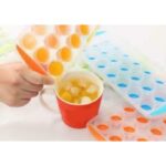 ⁦قالب ثلج مدور مع قاعدة سيلكون⁩ - الصورة ⁦3⁩