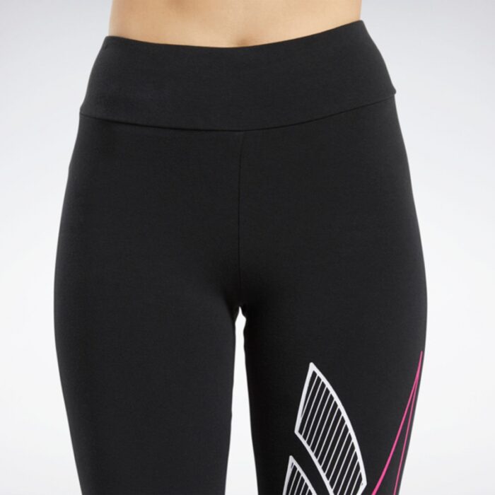 ⁦Reebok Cl D Big Vector Legging- بنطون ضيق رياضي من ريبوك للنساء لون أسود⁩ - الصورة ⁦4⁩