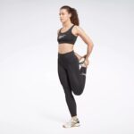 ⁦Reebok Workout Ready Vector Leggings- بنطلون ضيق رياضي من ريبوك للنساء لون أسود⁩ - الصورة ⁦3⁩