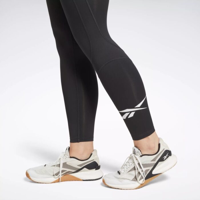 ⁦Reebok Workout Ready Vector Leggings- بنطلون ضيق رياضي من ريبوك للنساء لون أسود⁩ - الصورة ⁦5⁩