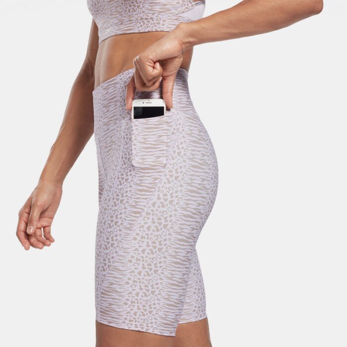 ⁦Reebok Womens' Sport Lux Bold Women's Biker Shorts⁩ - الصورة ⁦4⁩