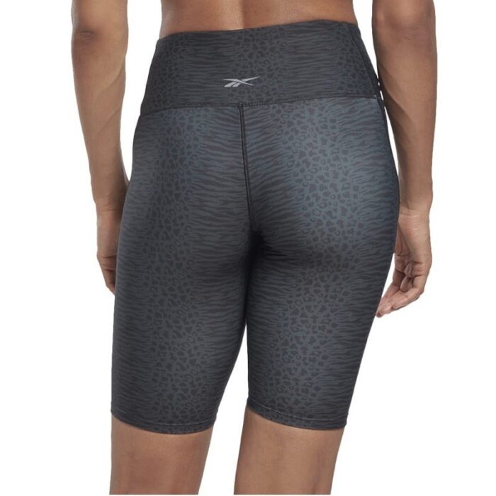 ⁦Reebok Women's Lux Bold High-Waisted Modern Safari PrIntense Short - شورت ضيق ريبوك رياضي للنساء⁩ - الصورة ⁦1⁩