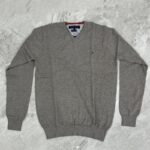 بلوزة تومي قطنية بأكمام طويلة للرجال لون سكني