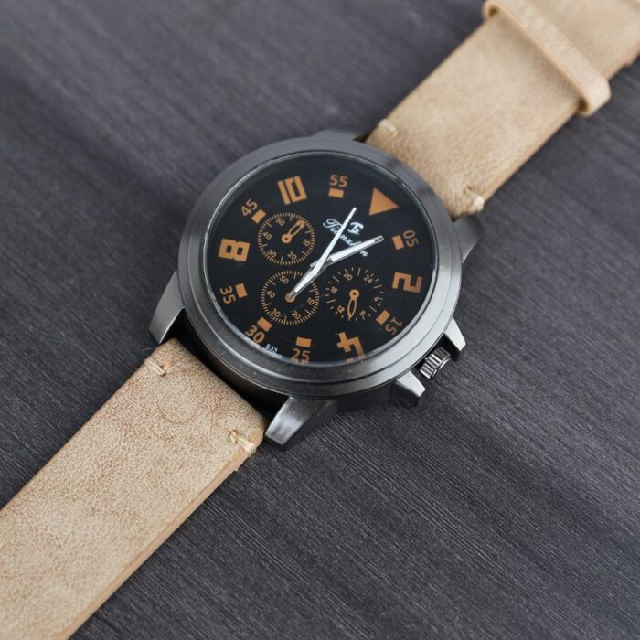 ⁦ساعة يد جلد للرجال لون بني فاتح⁩ - الصورة ⁦2⁩